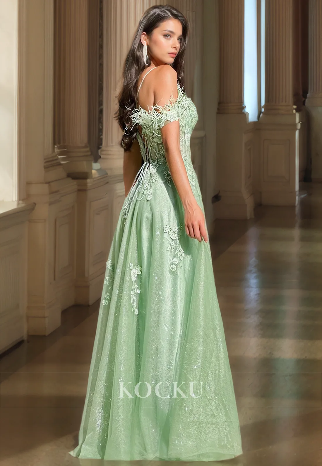 Off-Shoulder Sweetheart A-Line Sleeveless Slit Appliques Lace Formal Gowns with Feather Prom Dress