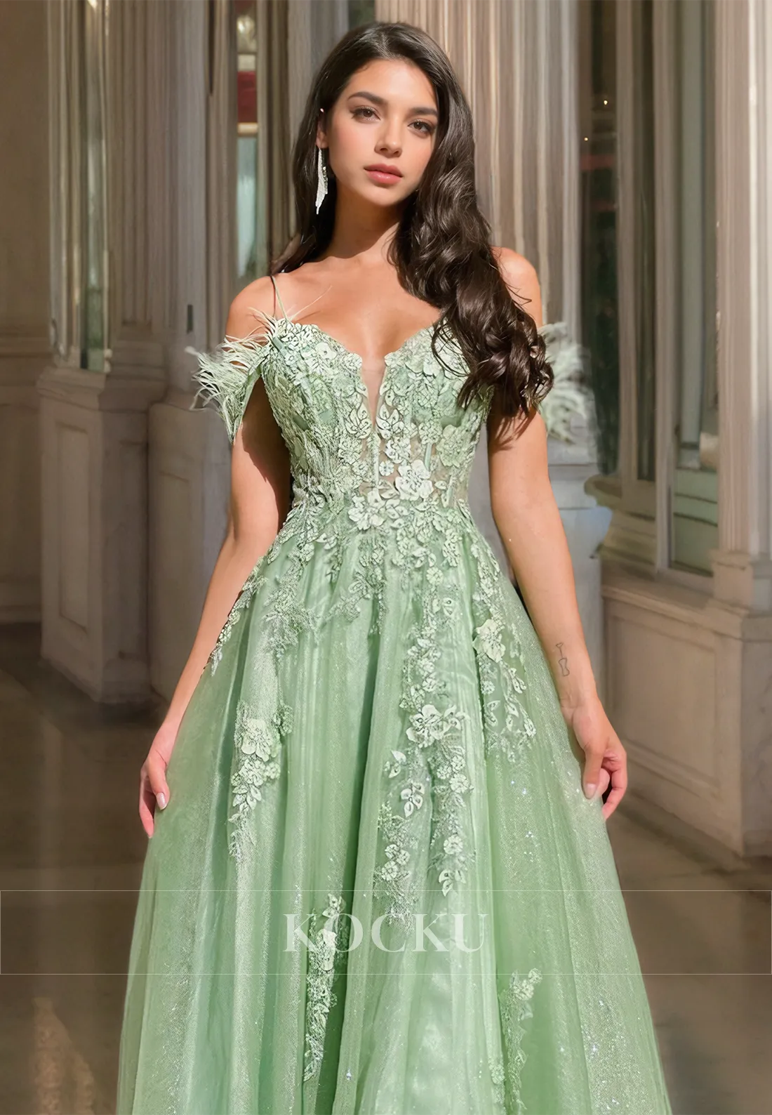 Off-Shoulder Sweetheart A-Line Sleeveless Slit Appliques Lace Formal Gowns with Feather Prom Dress