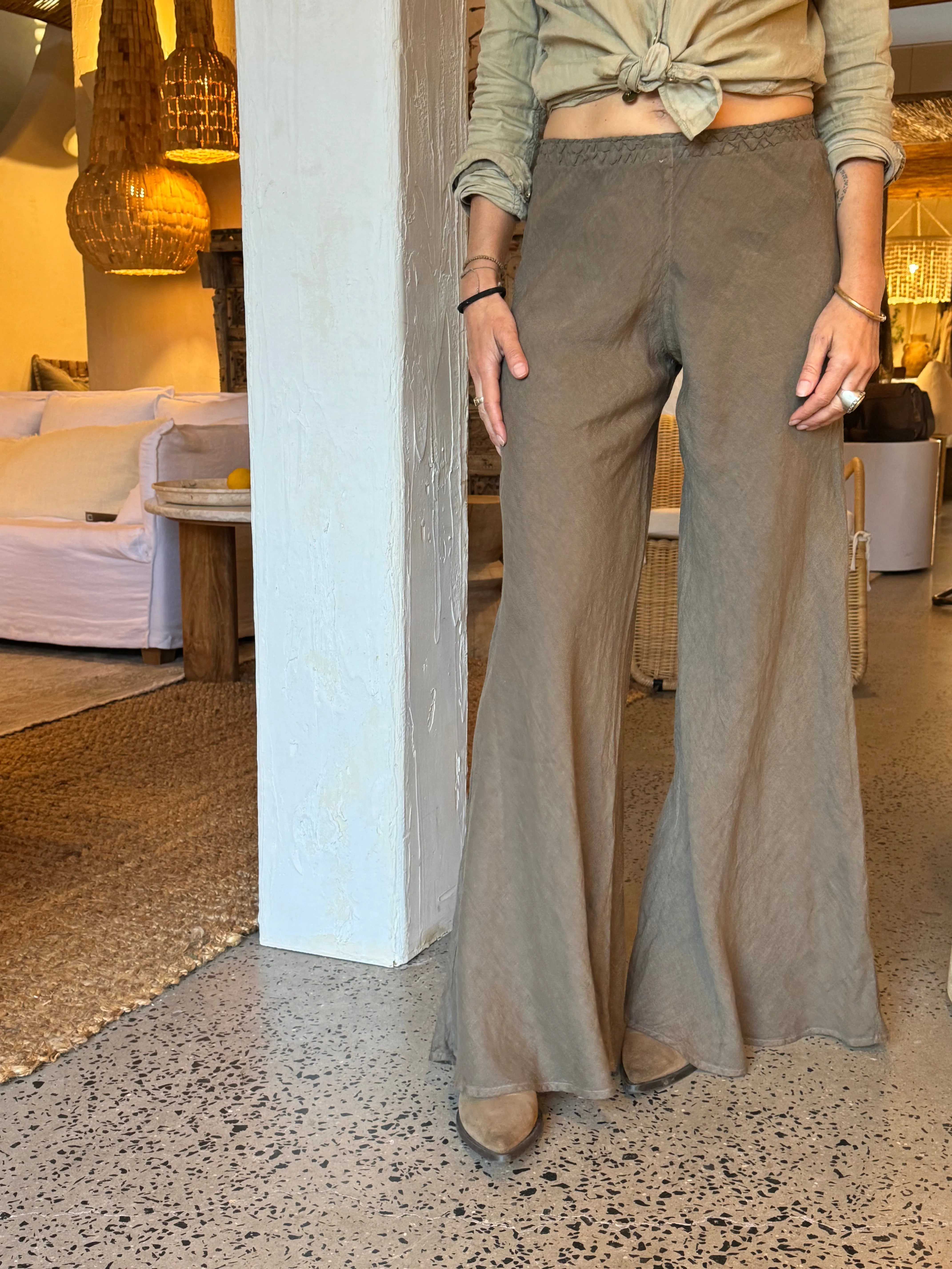 Pantalone Simone battista 
Fossile