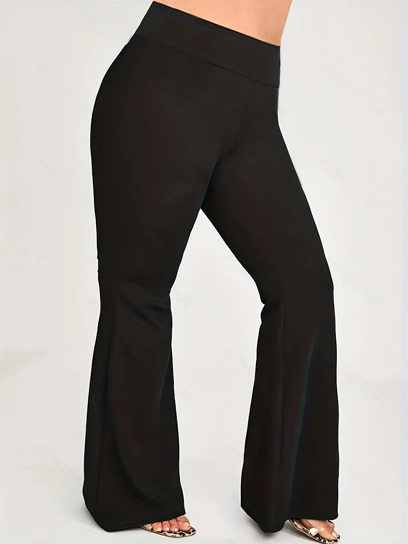 Plus Size Solid High Waisted Flare Leggings - Comfortable Stretch for Elevated Style