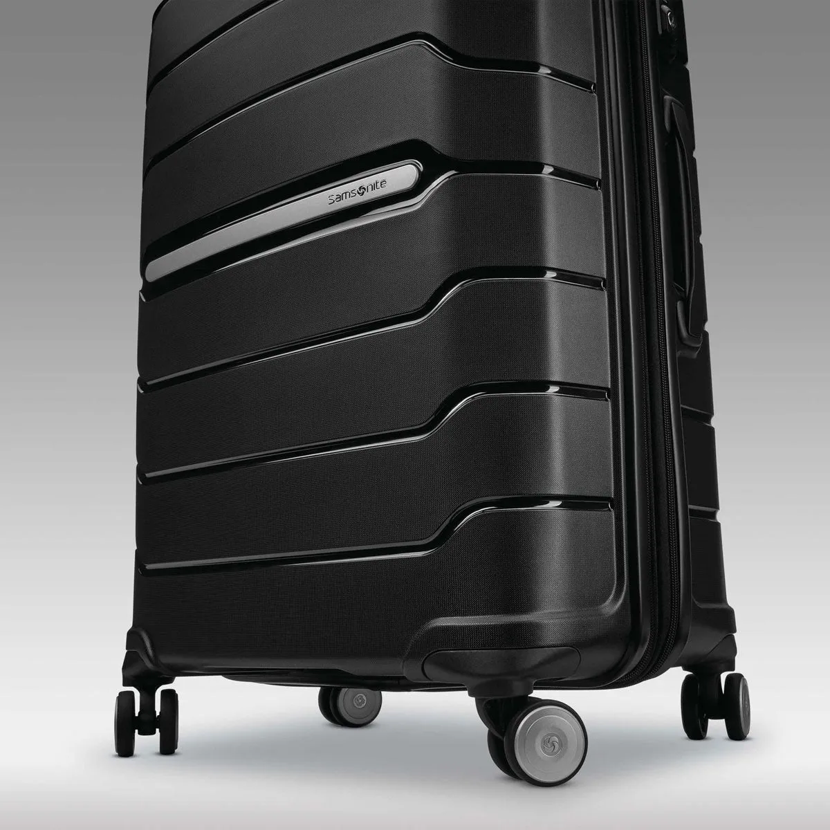 Samsonite Freeform 24" Spinner